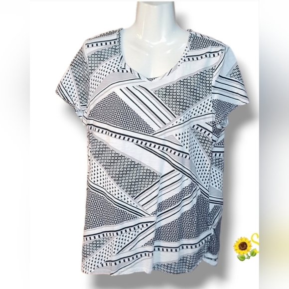 Chico's Tops - Chico's Black and White Patterned Short Sleeve Top